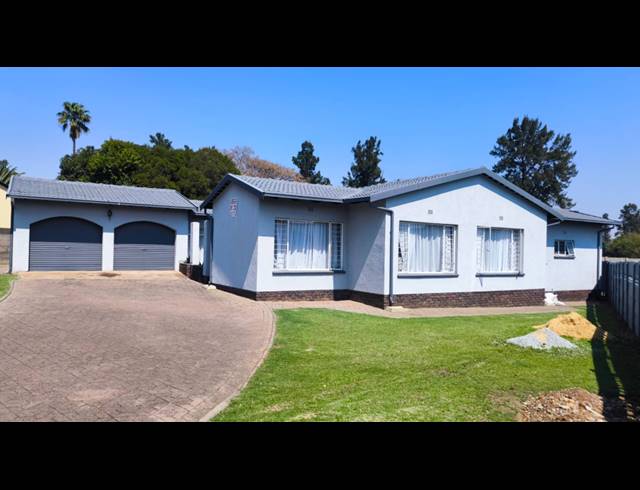 3 BEDROOM HOUSE FOR SALE IN BRACKENHURST